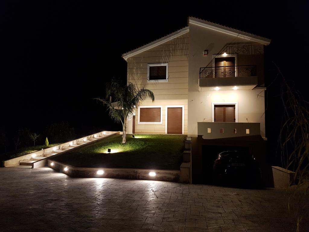Dimitris Villa Aigio Exteriör bild