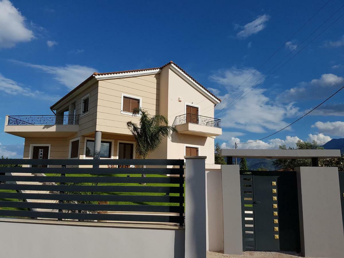 Dimitris Villa Aigio Exteriör bild