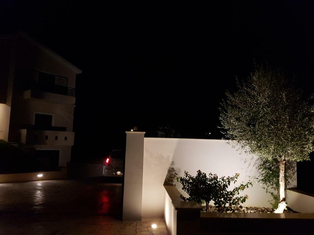 Dimitris Villa Aigio Exteriör bild