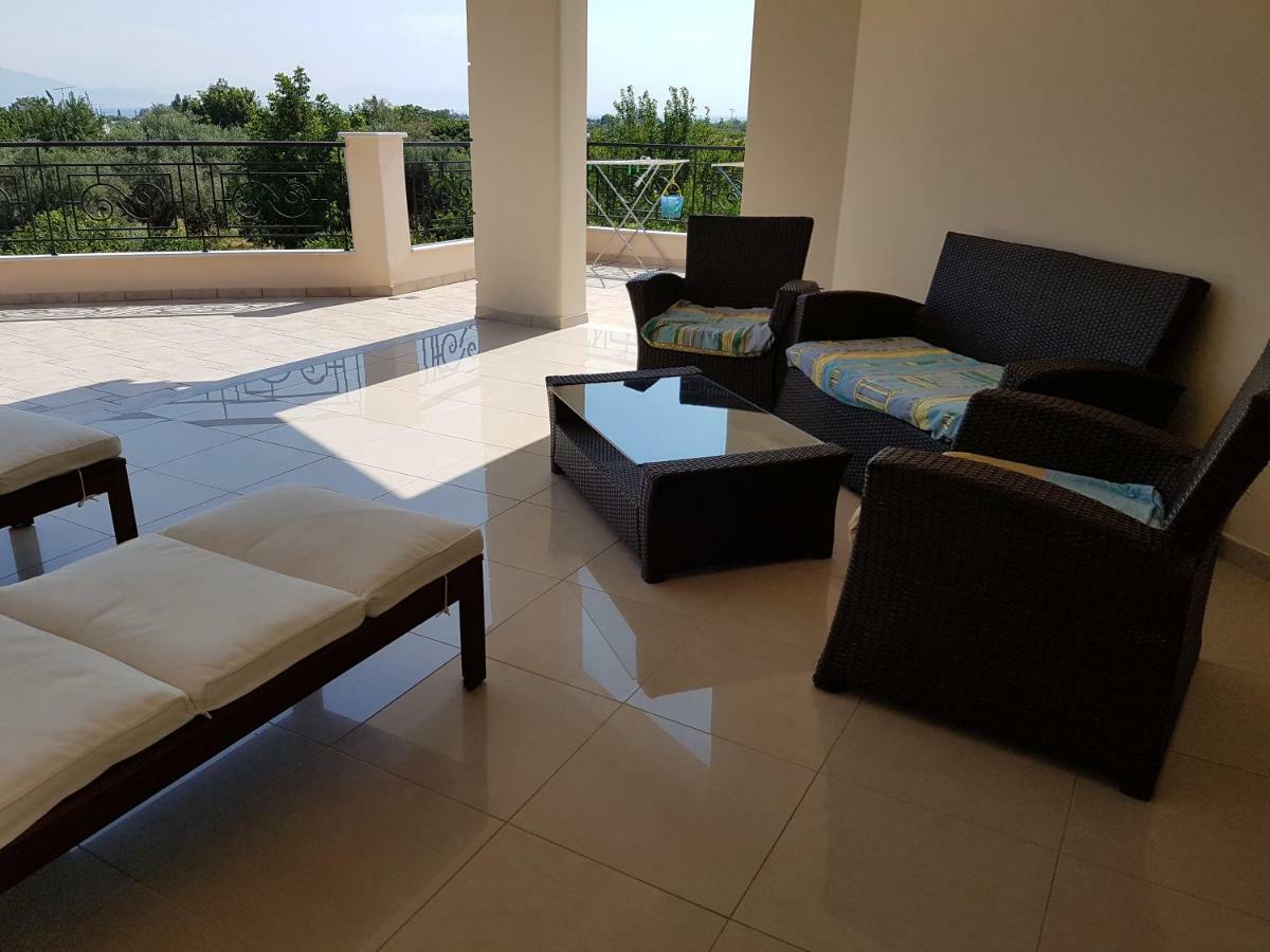 Dimitris Villa Aigio Exteriör bild