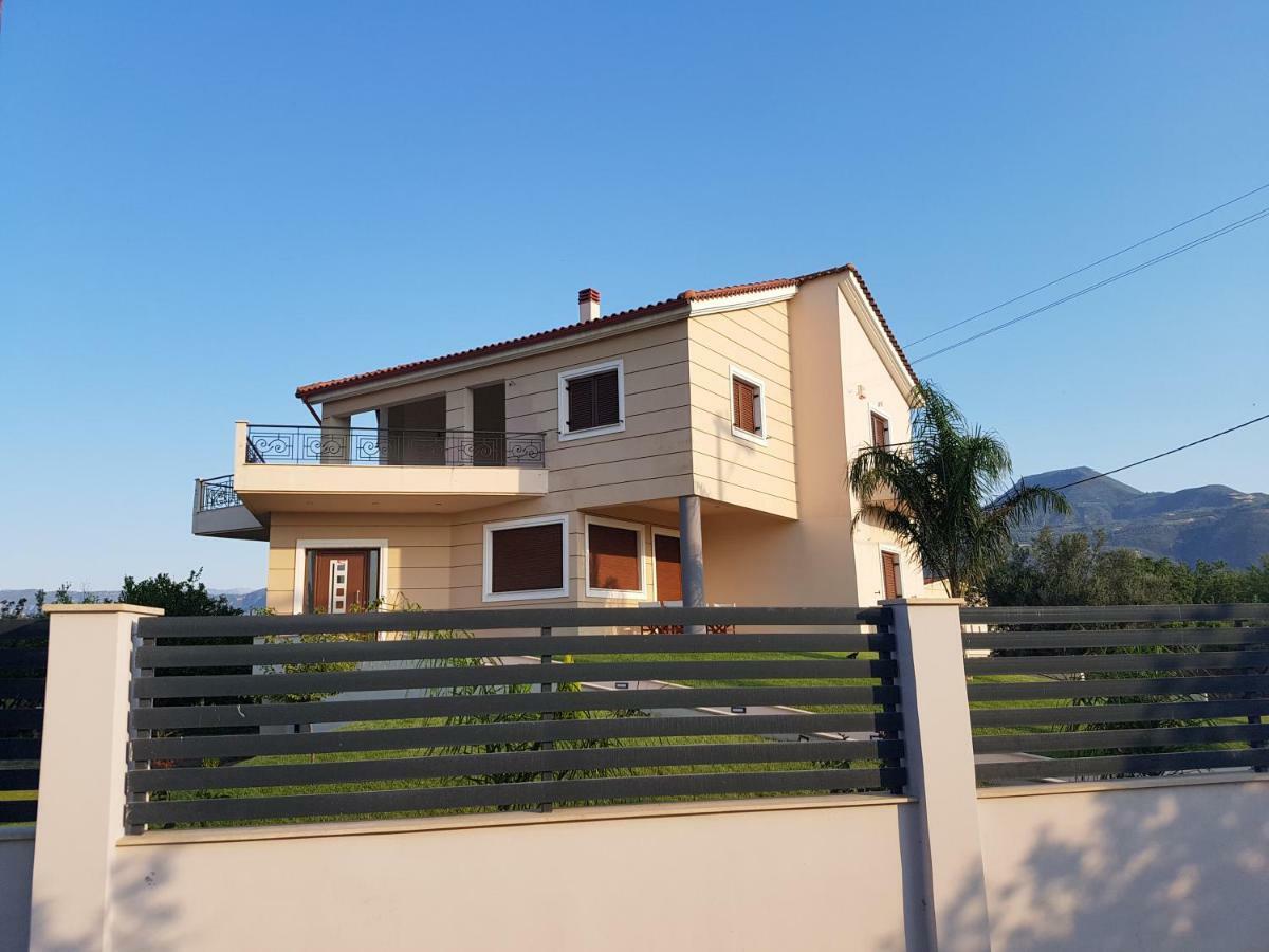 Dimitris Villa Aigio Exteriör bild