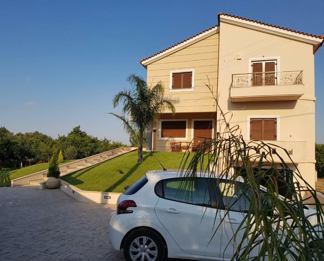 Dimitris Villa Aigio Exteriör bild