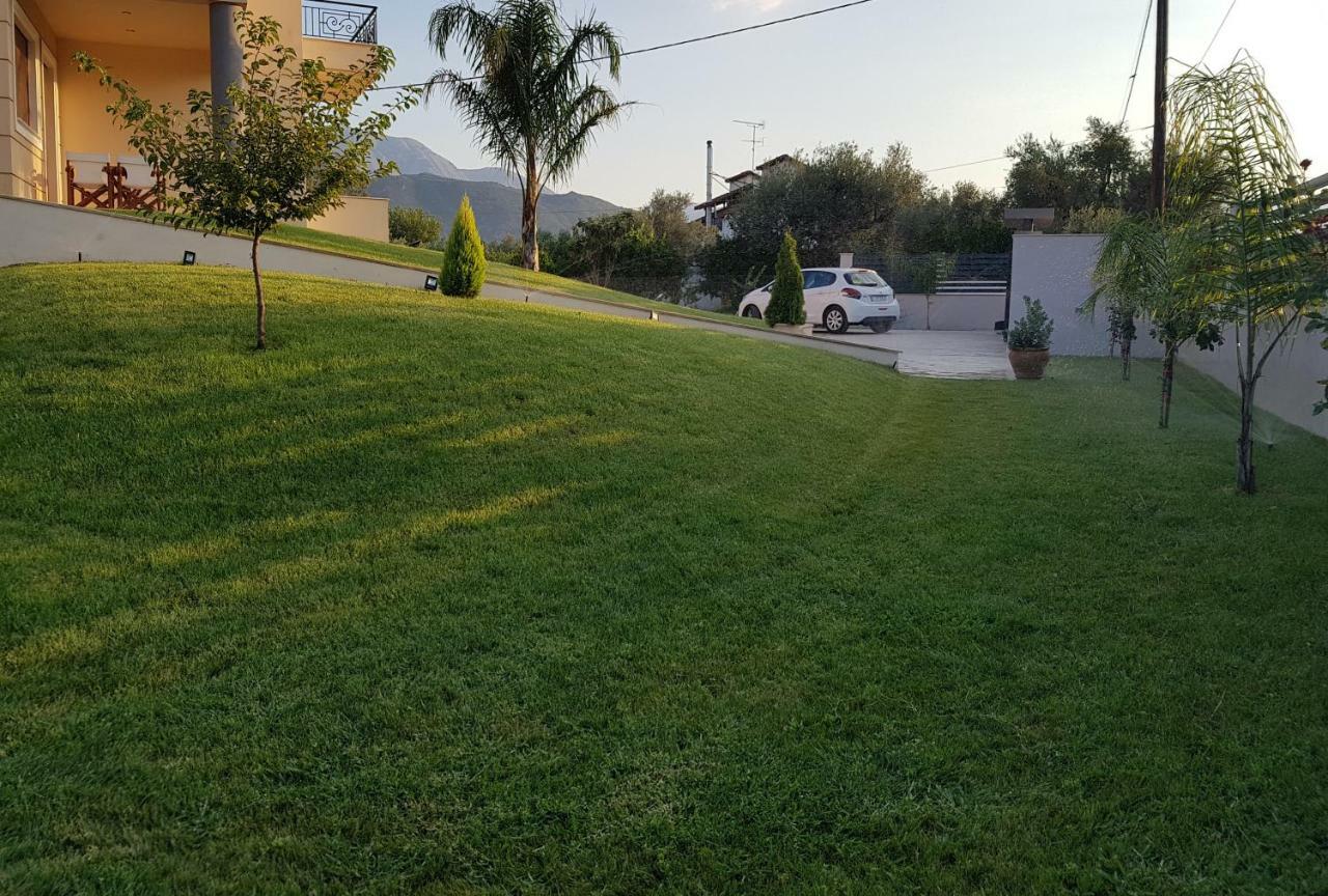 Dimitris Villa Aigio Exteriör bild