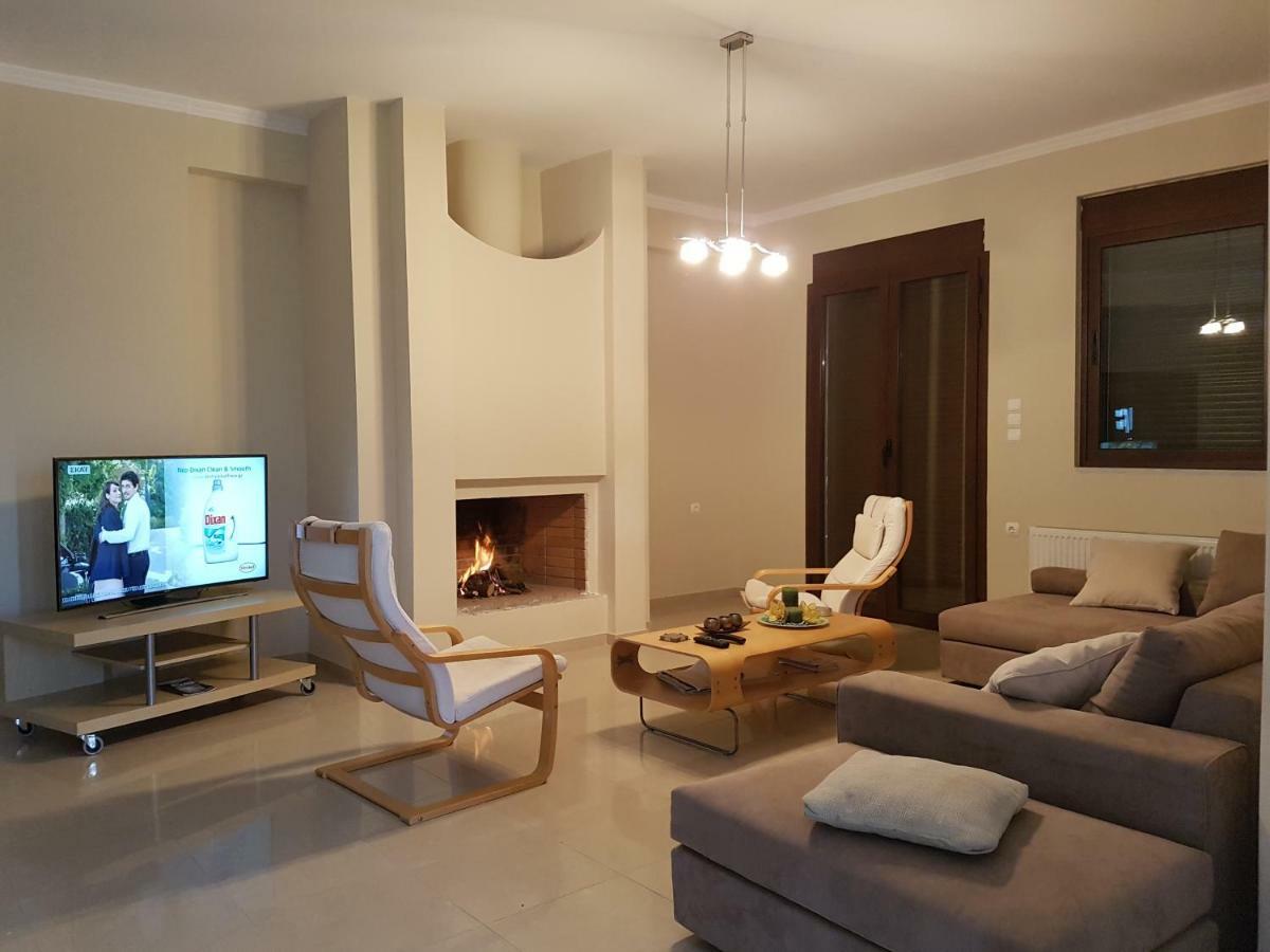 Dimitris Villa Aigio Exteriör bild