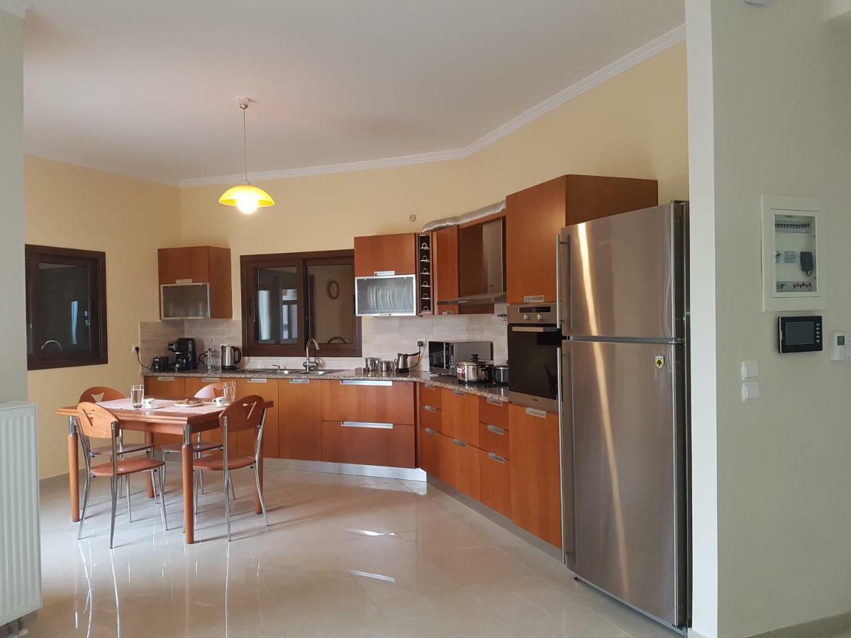 Dimitris Villa Aigio Exteriör bild